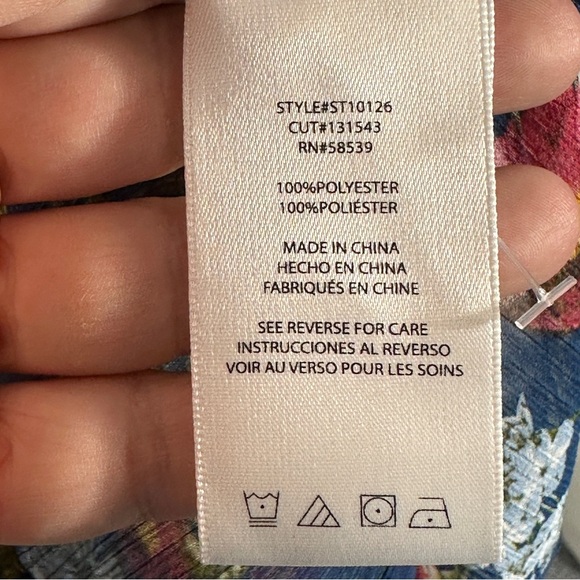 Kut from the Kloth size large sheer blue floral blouse, v-neck, tunic - Picture 9 of 10